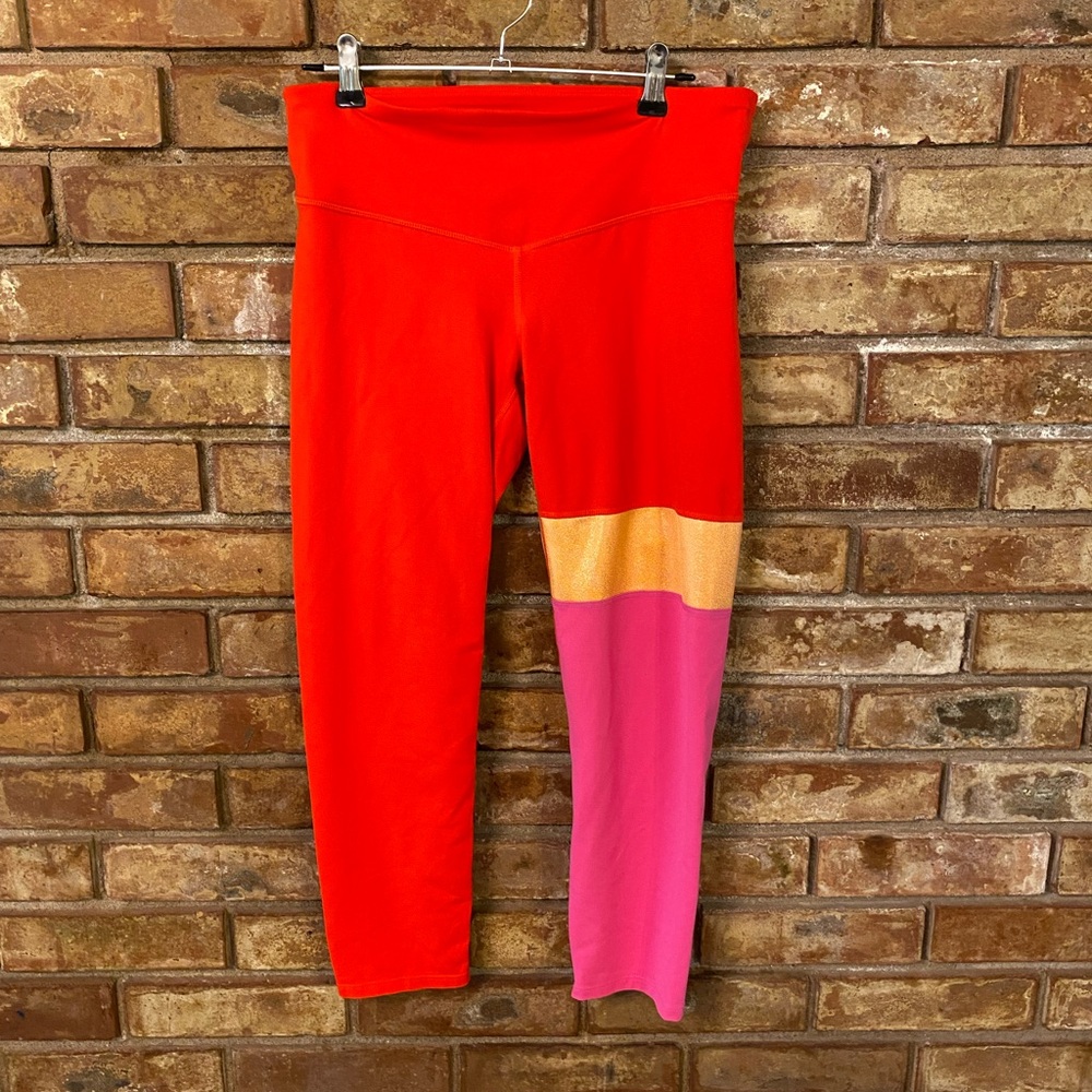 Joylab 3/4 Color Block Leggings Size Medium - image 1
